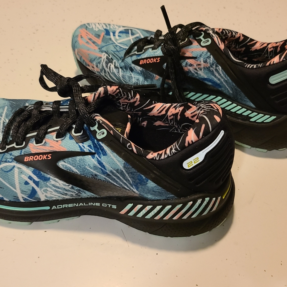 Brooks adrenaline gts 22